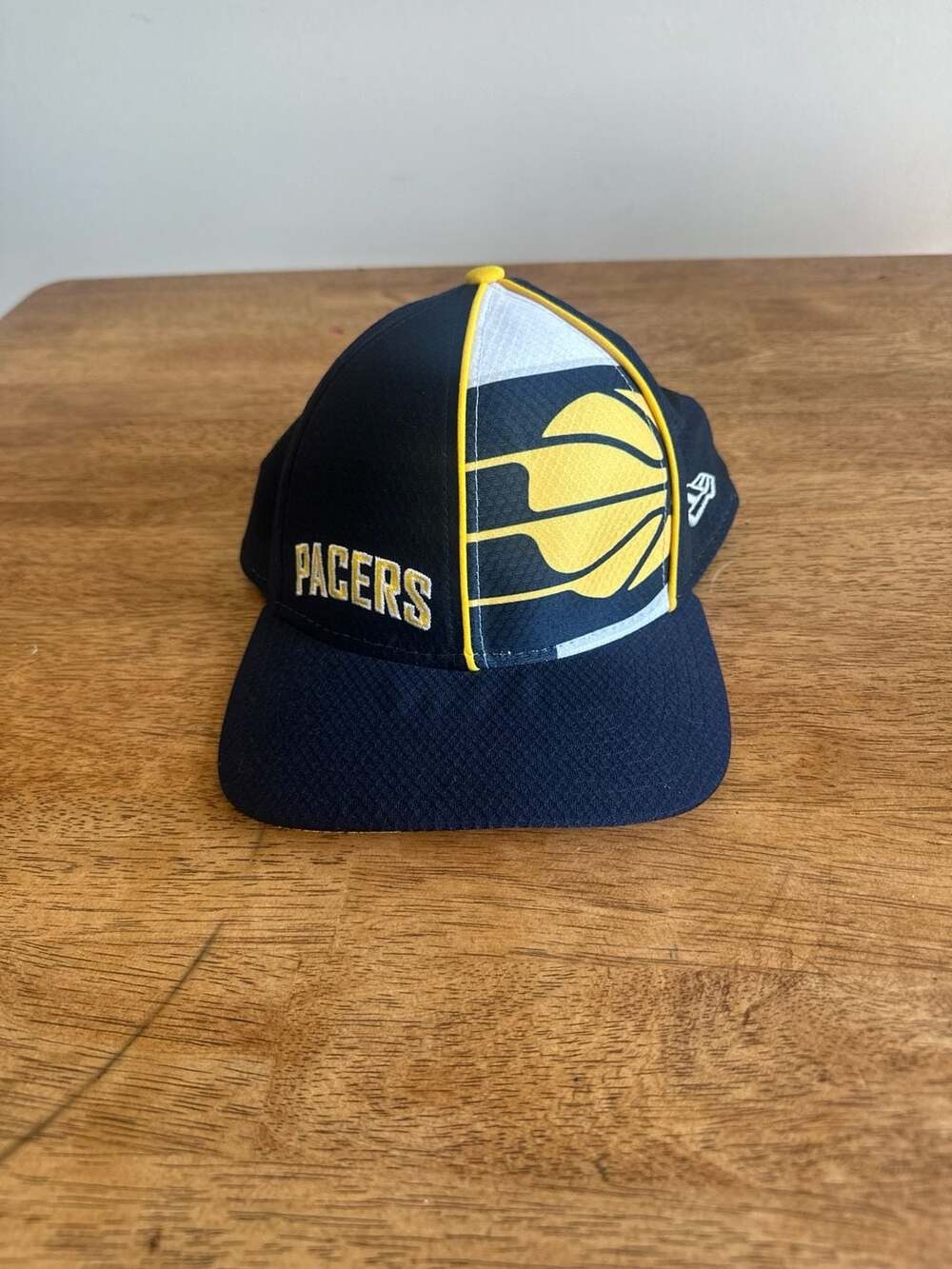 Indiana Pacers New Era 39THIRTY Stretch Fit Hat S/M NBA Panel Cap Blue